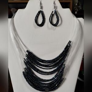 👜NWT Fashion Accessory set‎ of earrings and necklace beaded Iridescent Blue